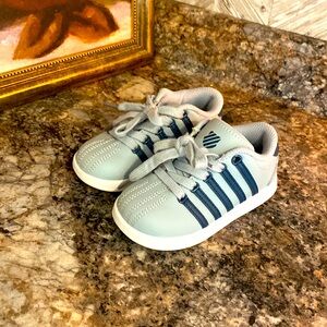 Toddler vintage size 7 k Swiss